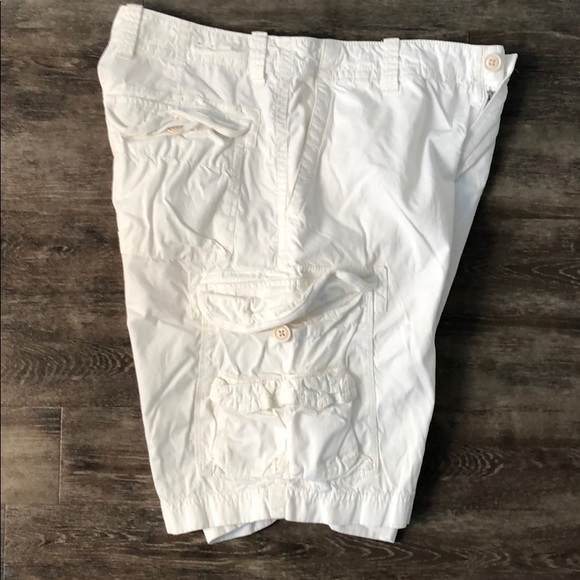 JCrew broken-in Cargo Shorts, white 32 - Picture 2 of 4